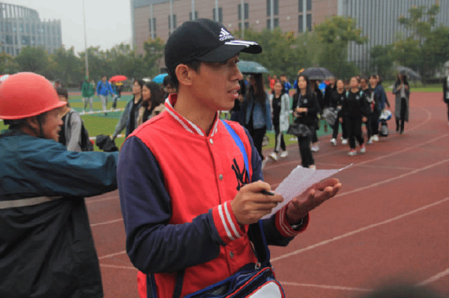 计时主裁判唐清虎老师.png