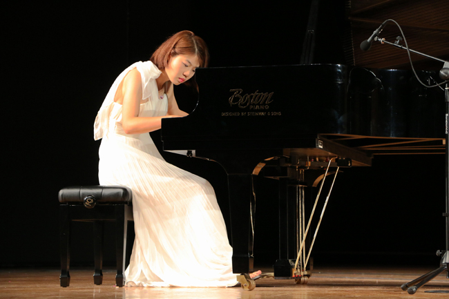 杨叶梅1.JPG