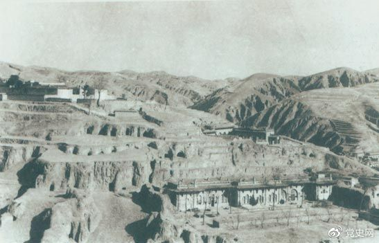 1947年12月25日至28日,中共中央在陕北米脂杨家沟召开扩大会议(十二月会议)。图为会议会址。 1947年12月25日至28日,中共中央在陕北米脂杨家沟召开扩大会议(十二月会议)。图为会议会址。