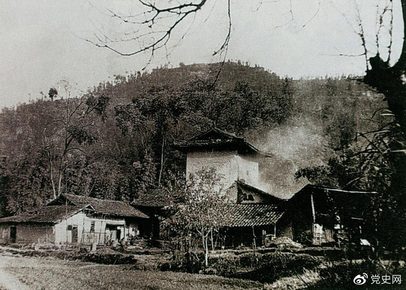 1886年12月1日,朱德出生在四川仪陇县马鞍场李家湾(今马鞍镇琳琅村)。 1886年12月1日,朱德出生在四川仪陇县马鞍场李家湾(今马鞍镇琳琅村)。