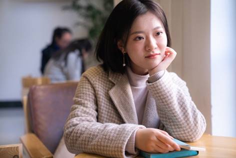 20181128%20咖啡吧采访/20181128%20咖啡吧采访%20小图/朱育瑶-2.jpg