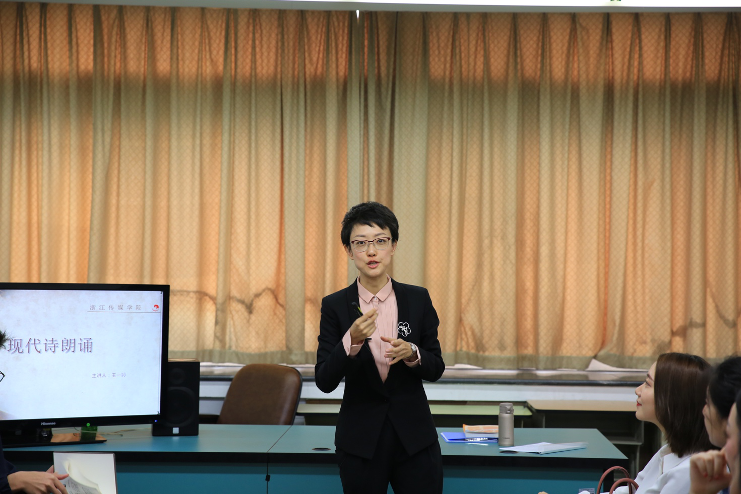王一婷老师讲述朗诵的正确打开方式