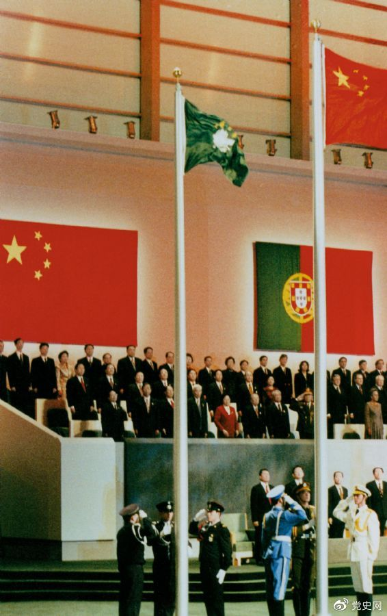 1999年12月20日,中国政府恢复行使对澳门的主权。 1999年12月20日,中国政府恢复行使对澳门的主权。